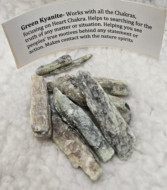 Green Kyanite Stone
