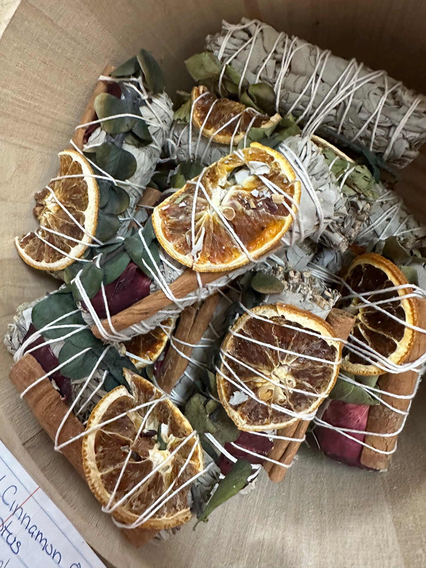 White Sage w. Cinnamon, Orange Slice, & Eucalyptus